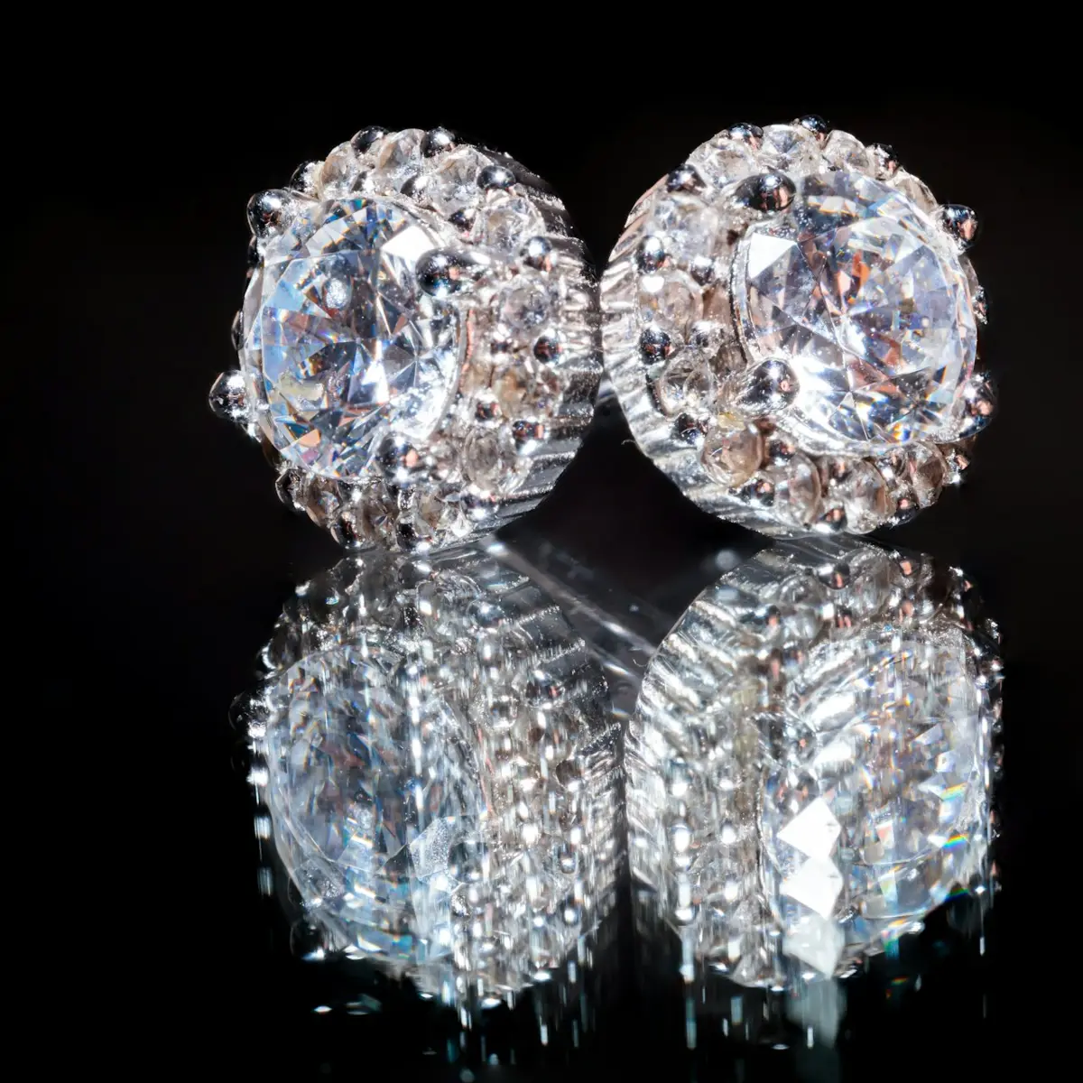 Round Stud Earrings 8mm
